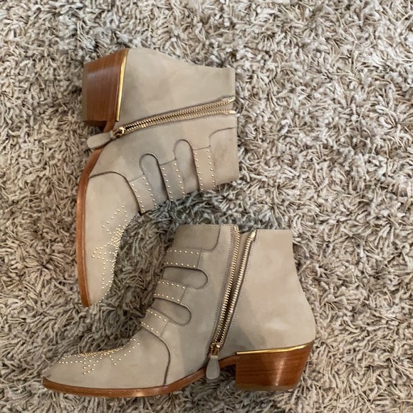 Chloe Susanna Boots Booties in Ash / Gray Suede - Picture 5 of 15